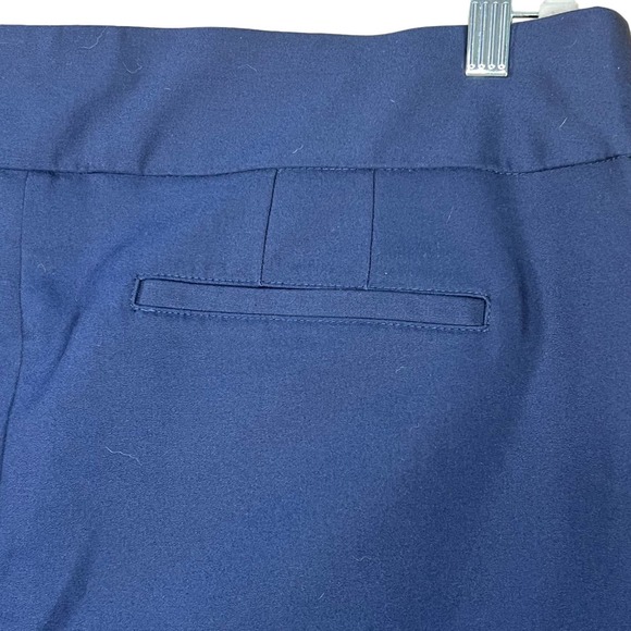 Chico’s Women’s Fabulously Slimming Navy Cropped Pants Size 3 = XL/16 EUC - Picture 9 of 14